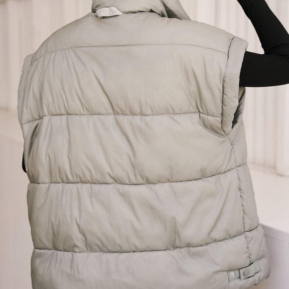 Free People puffer vest Small WHITE - Picture 3 of 3